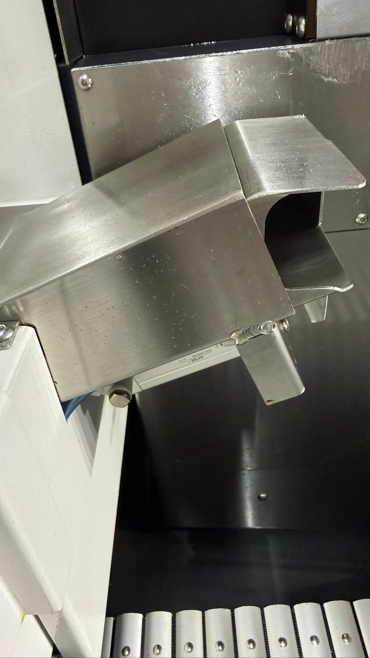 Front Unloading Device